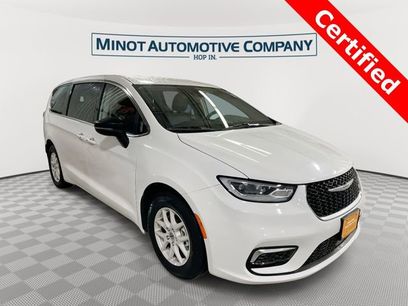 Certified 2024 Chrysler Pacifica Touring-L