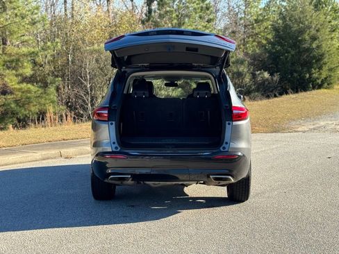 Used 2019 Buick Enclave Essence image 15