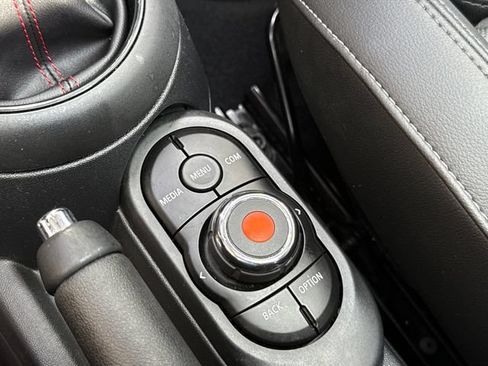 Used 2019 MINI Cooper S w/ Signature Upholstery Package FWD image 19