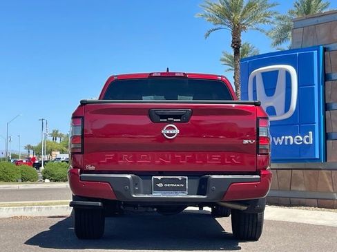 Used 2024 Nissan Frontier SV w/ Technology Package image 6