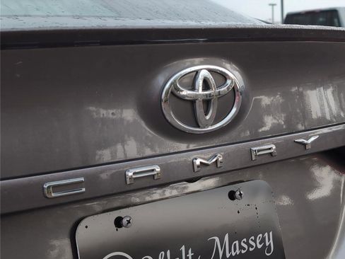 Used 2021 Toyota Camry SE image 29