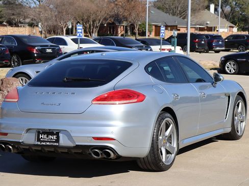 Used 2015 Porsche Panamera S image 9