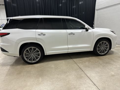 Certified 2025 Lexus TX 350 AWD w/ Technology Package image 13