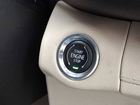 Used 2023 Buick Envision Avenir image 24