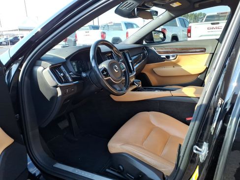 Used 2018 Volvo S90 T5 Momentum w/ Convenience Package image 20