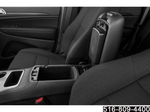 Used 2021 Jeep Grand Cherokee Laredo AWD/4WD image 19