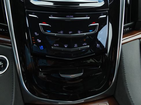 Used 2020 Cadillac Escalade ESV Luxury AWD/4WD image 28
