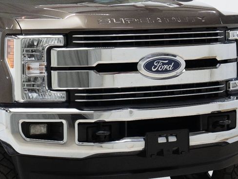 Used 2017 Ford F350 Lariat AWD/4WD image 9