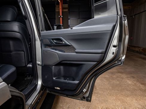 Used 2024 Lexus GX 550 image 40