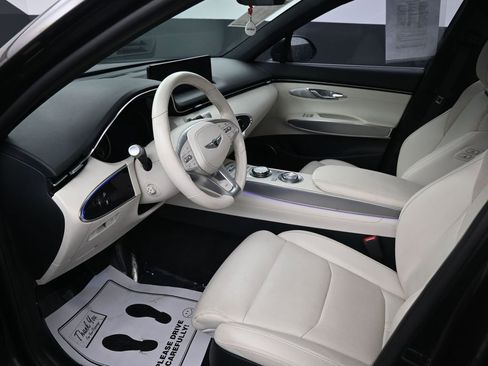 Used 2023 Genesis Electrified GV70 Advanced image 6