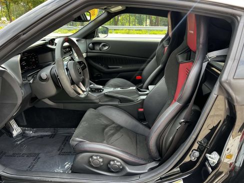 Used 2024 Nissan Z Performance w/ Floor Mat Package RWD image 14