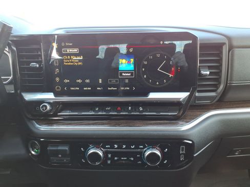 Used 2024 GMC Sierra 3500 SLE w/ SLE Convenience Package image 16