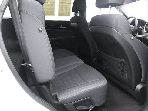 Used 2018 Kia Sorento FWD image 23