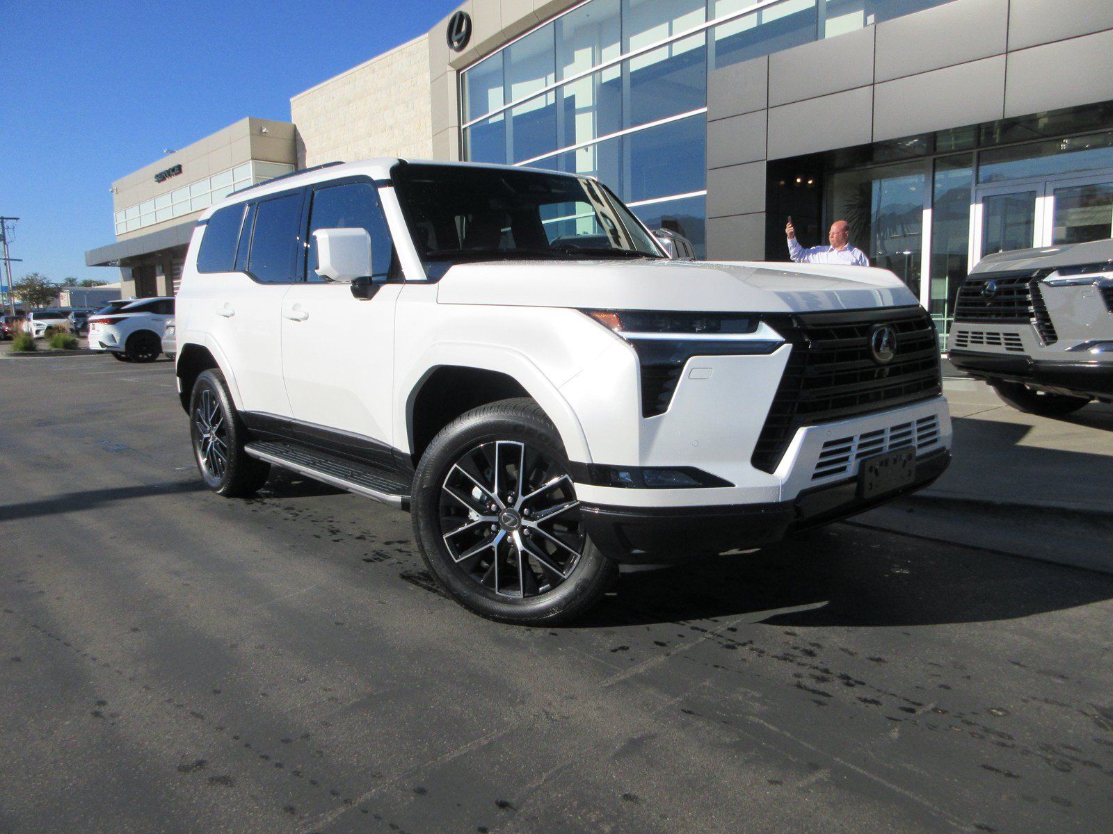 Used 2026 Lexus GX 550 w/ Accessory Package (Z1) AWD/4WD image 13