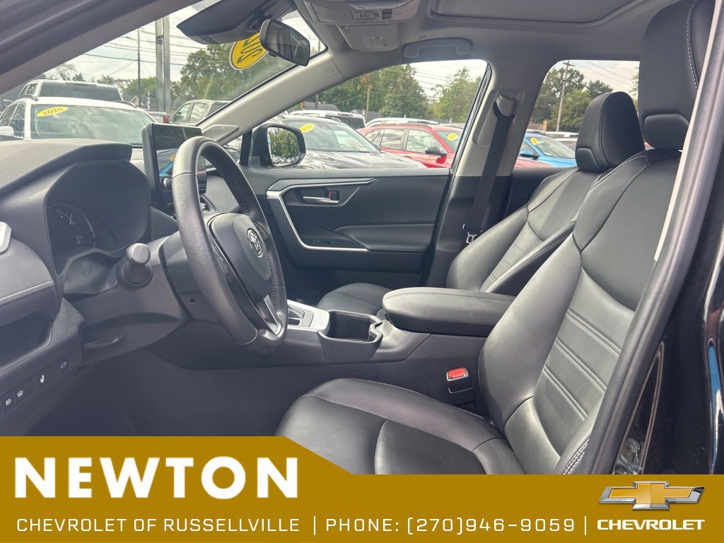 Used 2025 Toyota RAV4 XLE Premium w/ Weather Package AWD/4WD image 4
