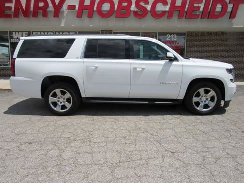 Used 2017 Chevrolet Suburban LT RWD image 9