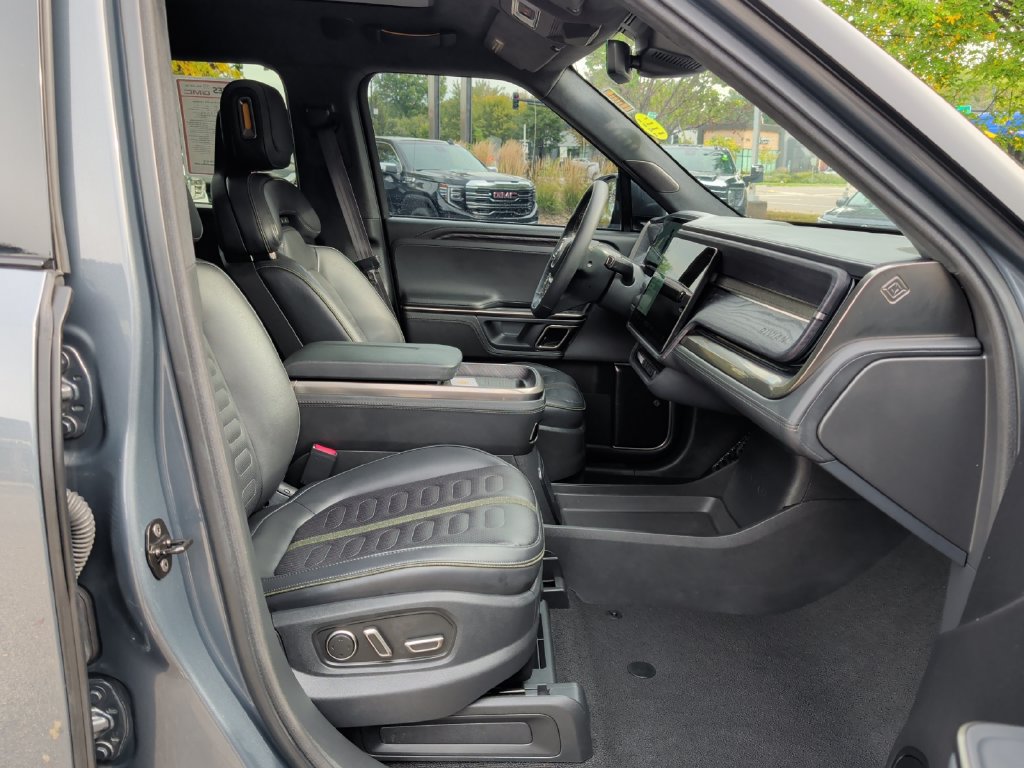 Used 2024 Rivian R1S Adventure Quad AWD/4WD image 37