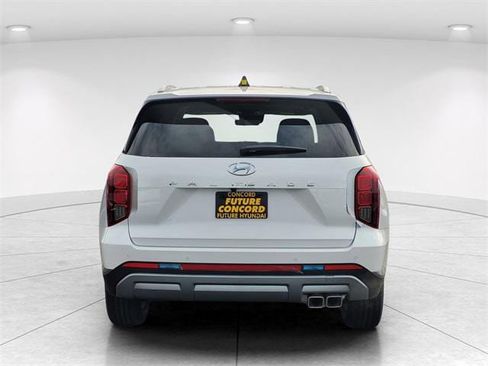 Certified 2025 Hyundai Palisade SEL image 4