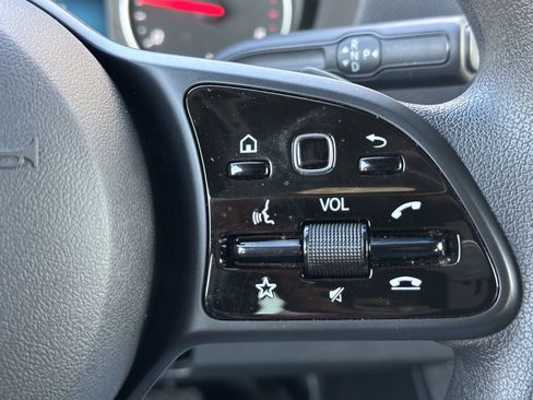 Used 2024 Mercedes-Benz Sprinter 2500 image 27