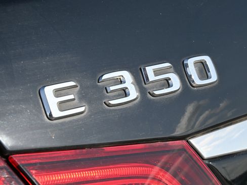 Used 2014 Mercedes-Benz E 350 Sedan image 22