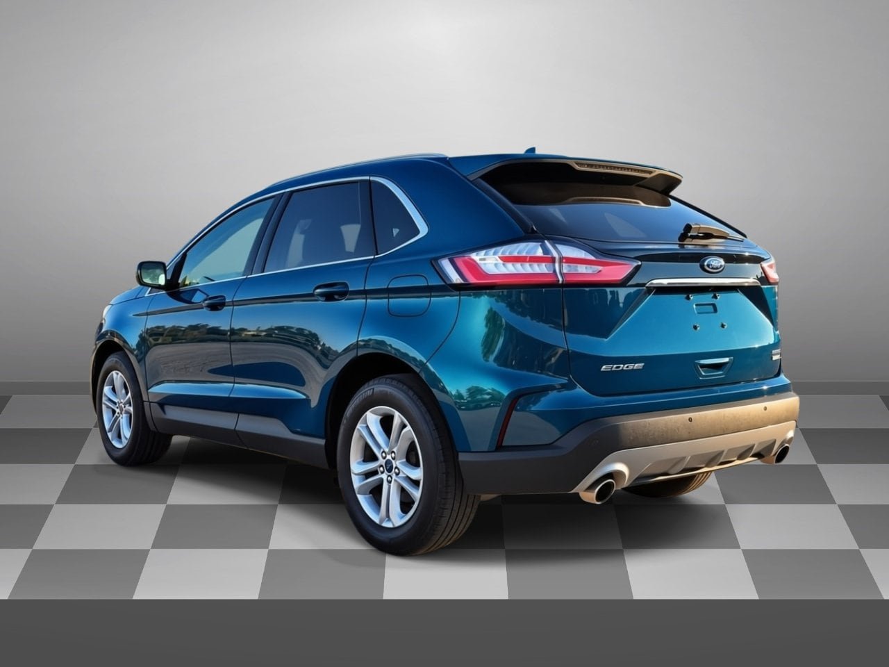 Used 2020 Ford Edge SEL w/ Convenience Package AWD/4WD image 4