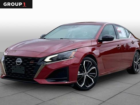 Used 2024 Nissan Altima 2.5 SR FWD image 1