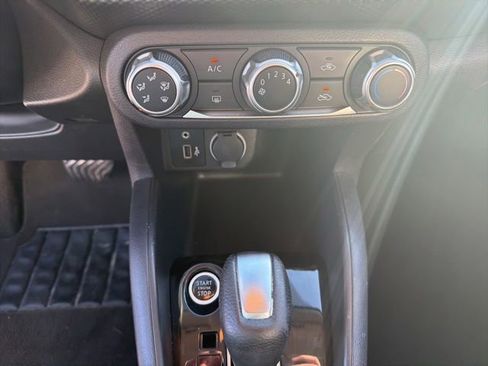 Used 2020 Nissan Kicks S FWD image 15