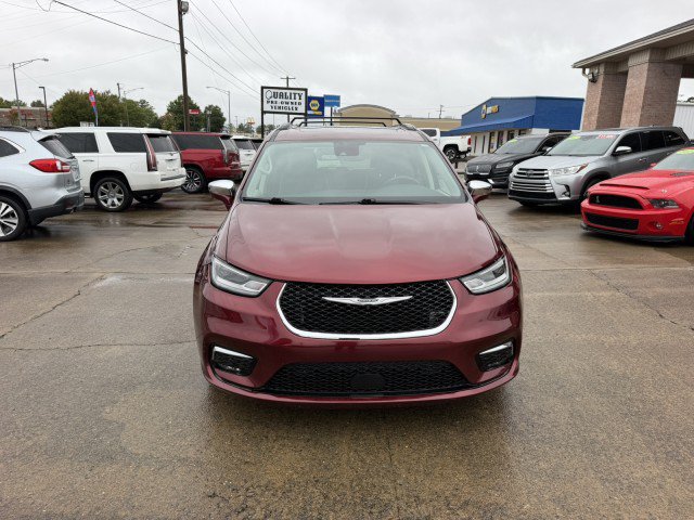 Used 2022 Chrysler Pacifica Limited FWD image 3