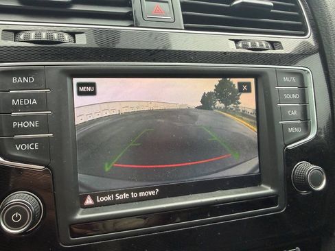 Used 2017 Volkswagen GTI SE FWD image 17
