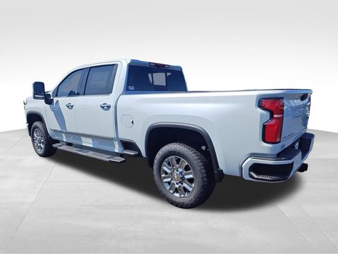 New 2026 Chevrolet Silverado 2500 High Country w/ High Country Premium Package AWD/4WD image 3