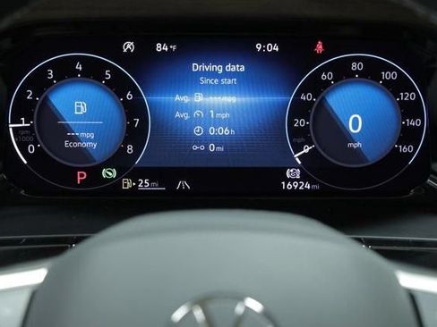 Used 2025 Volkswagen Atlas SE FWD image 13