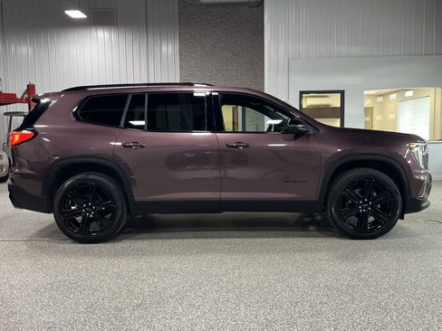 Certified 2025 GMC Acadia Elevation w/ Elevation Premium Package AWD/4WD image 4