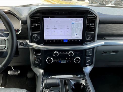 Used 2025 Ford F150 Lariat AWD/4WD image 11