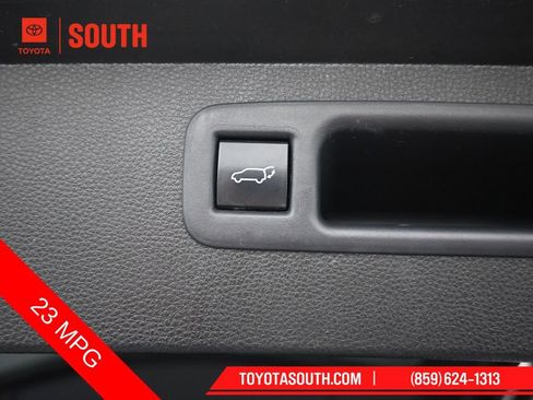 Used 2021 Toyota Highlander XSE AWD/4WD image 33