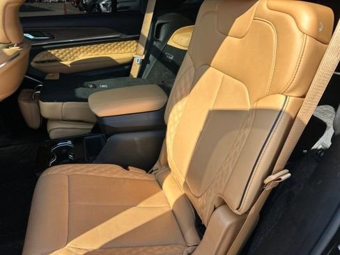 Used 2025 Jeep Grand Cherokee L Summit AWD/4WD image 12
