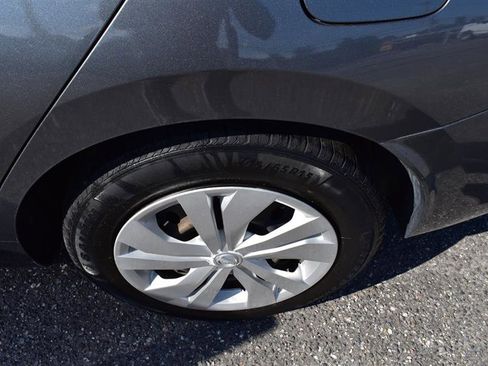 Used 2020 Nissan Versa S image 17