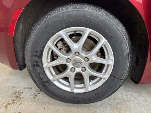 Used 2023 Chrysler Voyager LX image 44