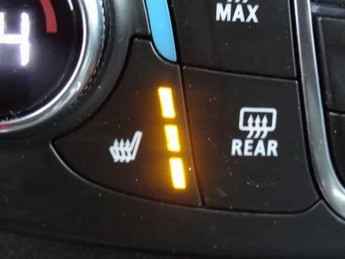 Used 2023 Chevrolet Traverse LT image 32