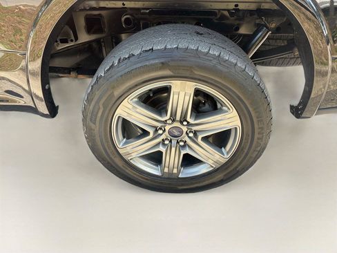 Used 2018 Ford F150 XLT w/ Equipment Group 302A Luxury AWD/4WD image 28