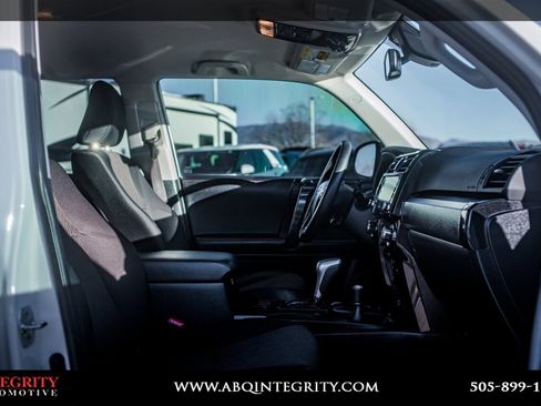 Used 2023 Toyota 4Runner TRD Off-Road image 41