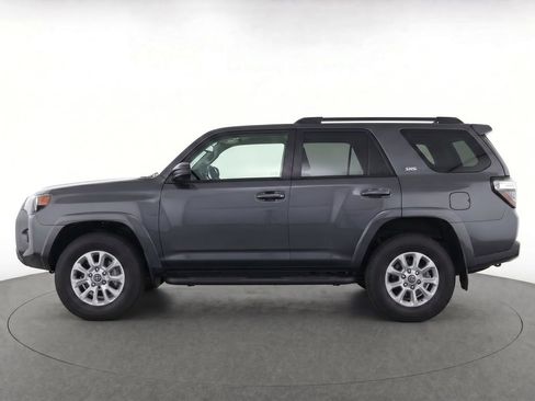 Used 2021 Toyota 4Runner SR5 Premium w/ Moonroof Package AWD/4WD image 8