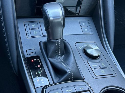 Used 2023 Lexus IS 500 image 23