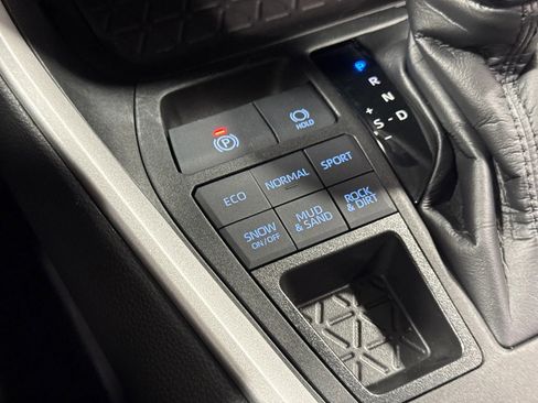 Used 2021 Toyota RAV4 XLE Premium AWD/4WD image 41