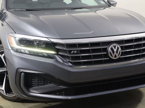 Used 2022 Volkswagen Passat 2.0T R-Line image 40