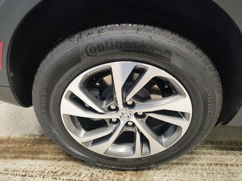 Used 2023 Buick Envision Essence image 3