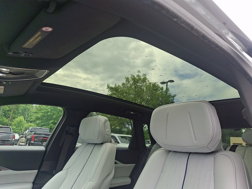 Used 2024 Cadillac Lyriq Sport AWD/4WD image 14