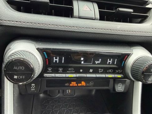 Used 2025 Toyota RAV4 XLE image 16