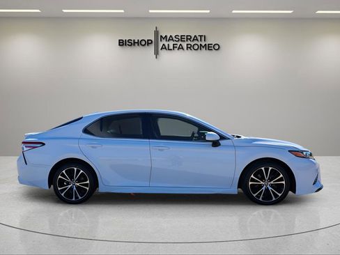 Used 2020 Toyota Camry SE image 8