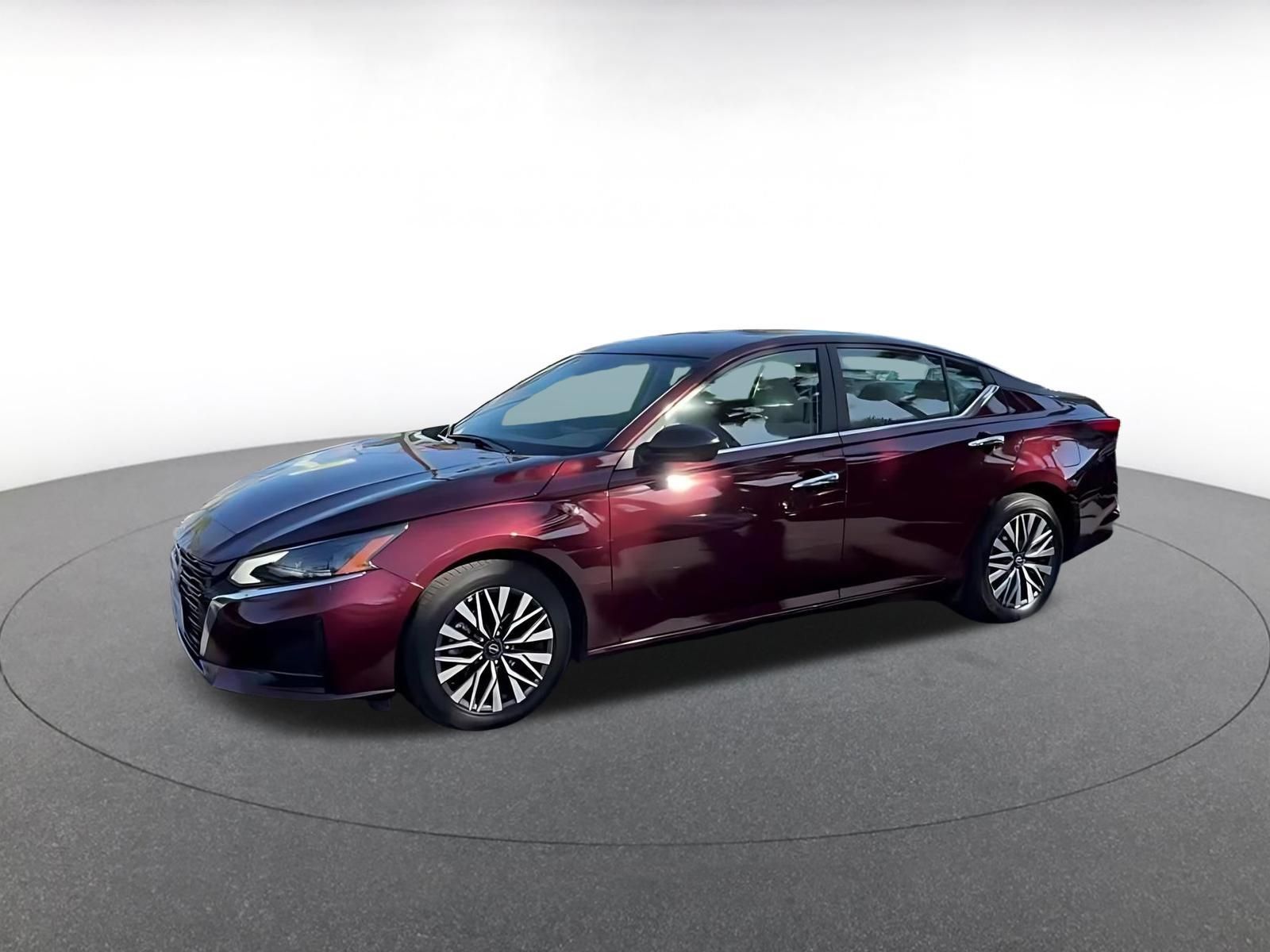 Used 2025 Nissan Altima 2.5 SV FWD image 6