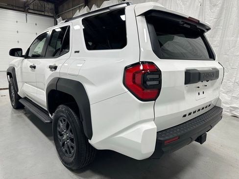 Used 2025 Toyota 4Runner SR5 AWD/4WD image 5